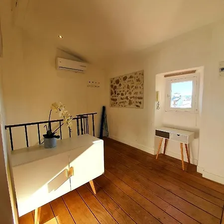 Freshly Tastefully Renovated Apartments In Heart Of Old Antibes Exterior photo