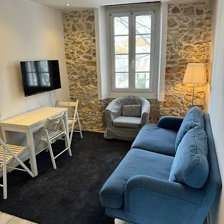 Freshly Tastefully Renovated Apartments In Heart Of Old Antibes Exterior photo