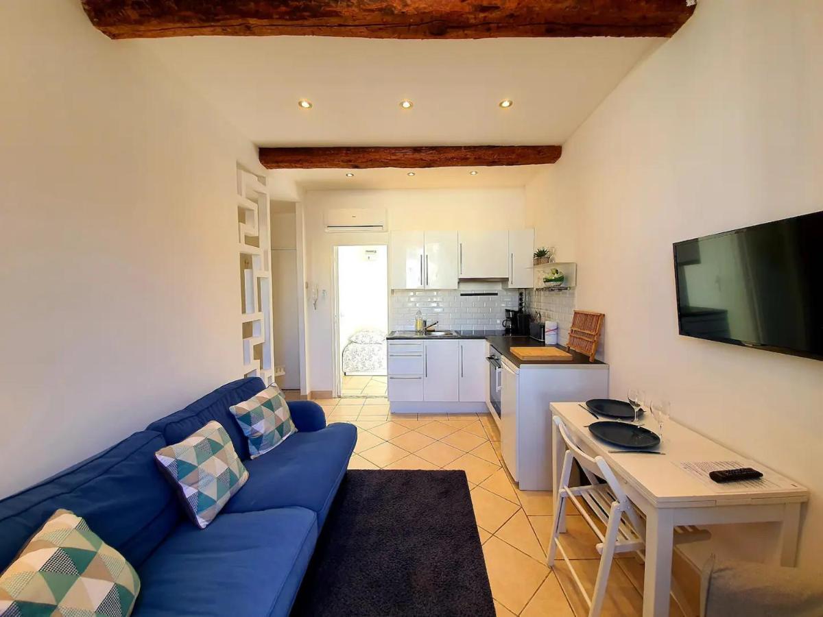 Apartment Freshly Tastefully Renovated In Heart Of Old